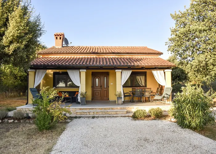 House Val Vidal * Ρόβινι